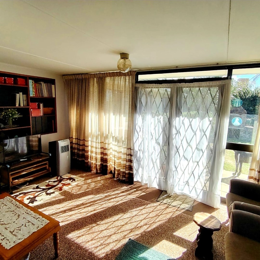 5 Bedroom Property for Sale in Vincent Heights Eastern Cape